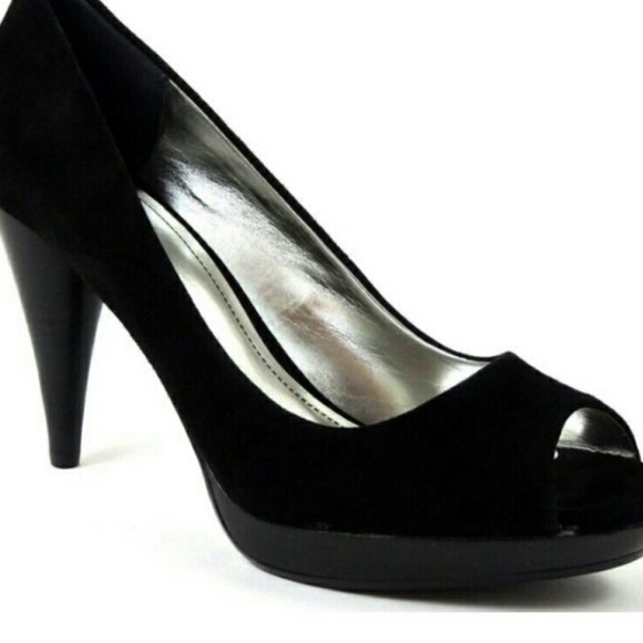 STUNNING!!! NWOT Black Peep Toe Heels size 7 - Picture 2 of 6